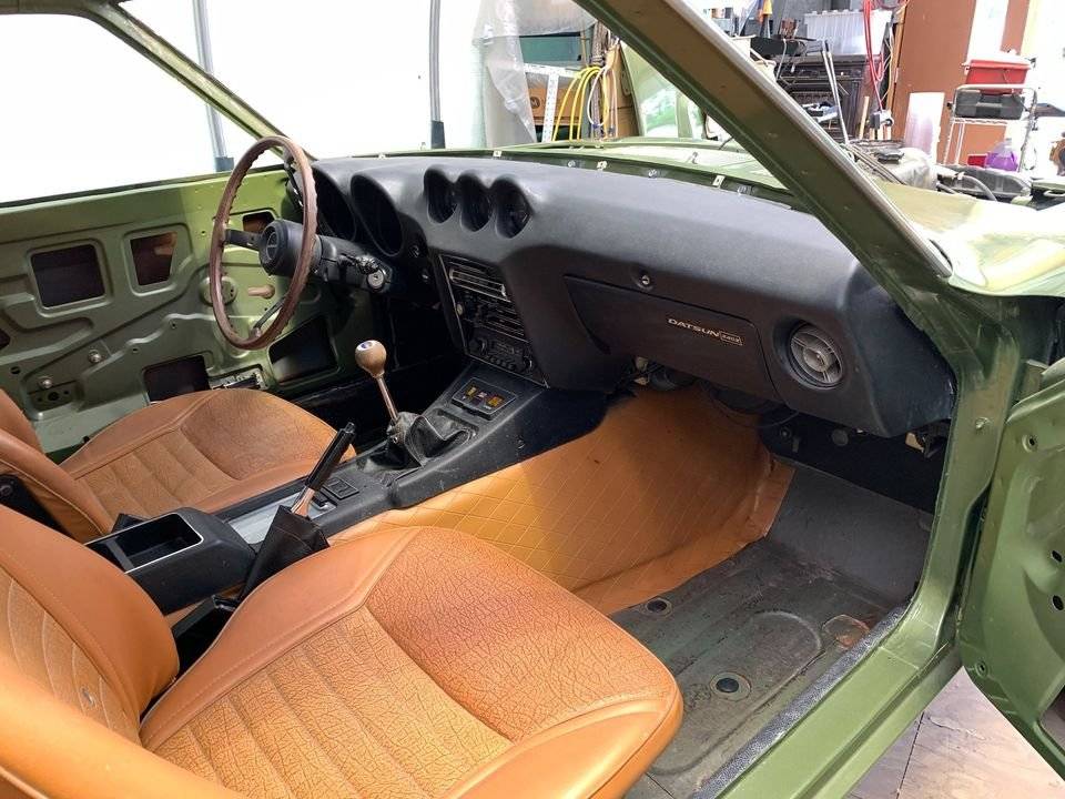 Datsun-240z-1972-green-12