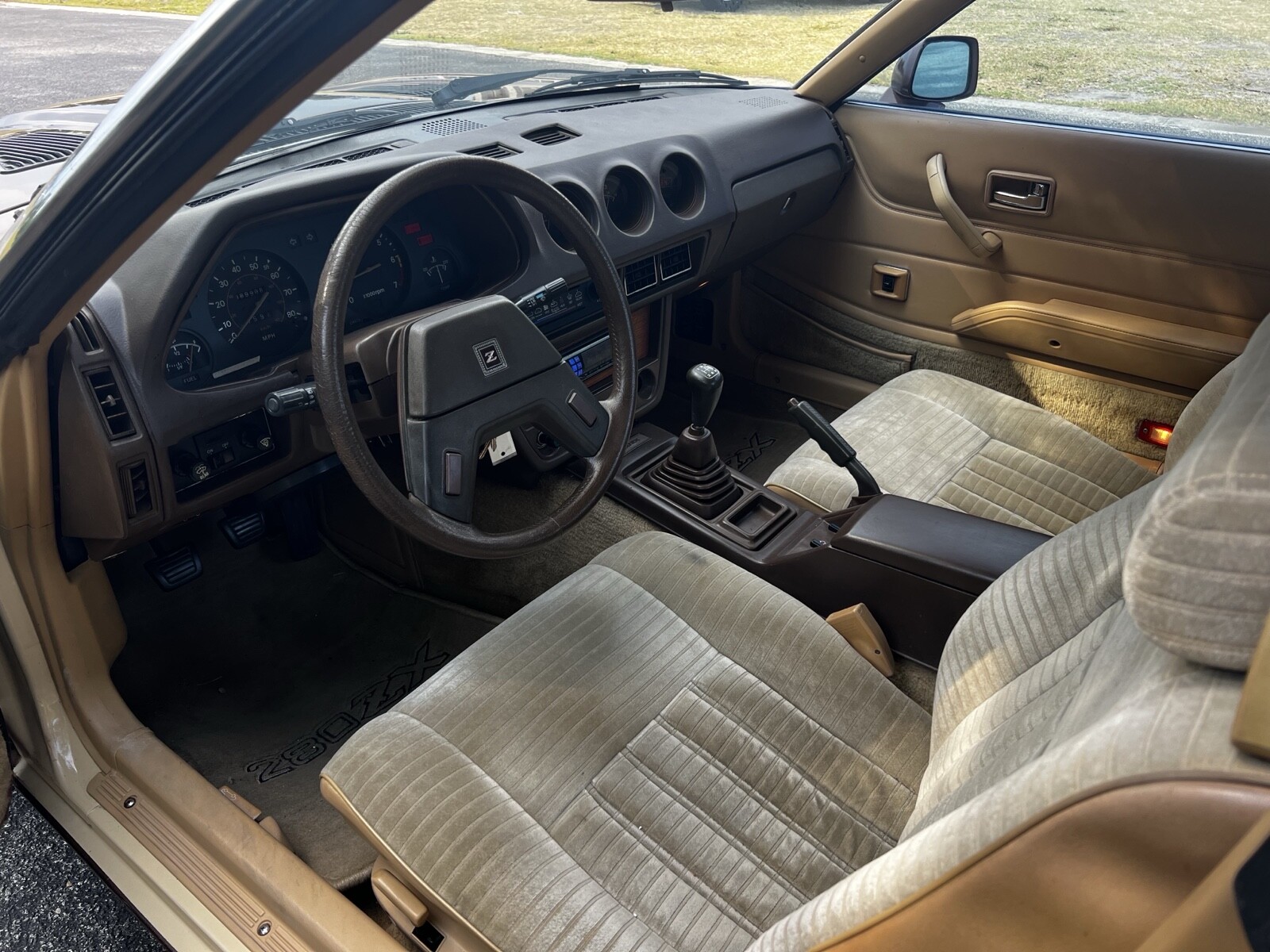 Datsun-280-ZX-1982-17