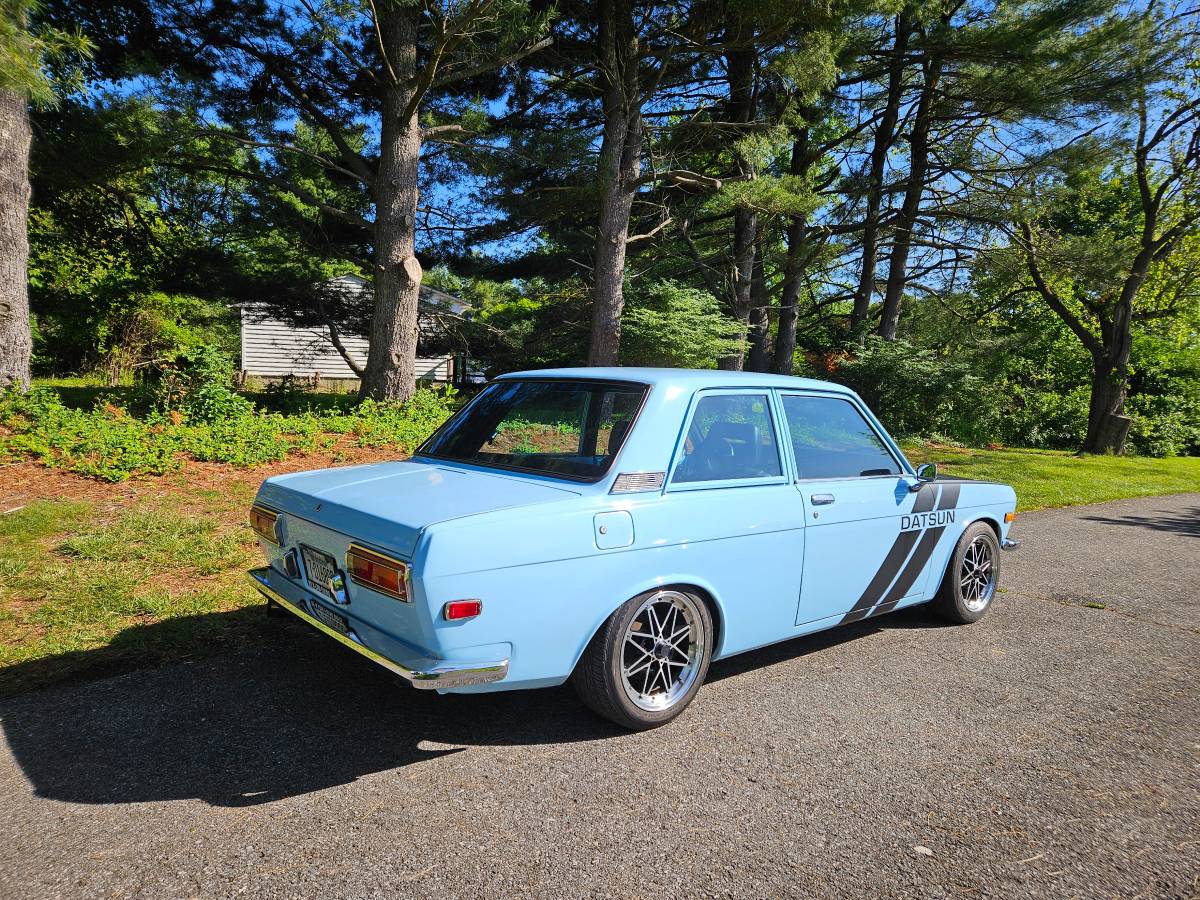 Datsun-510-1971-blue-1