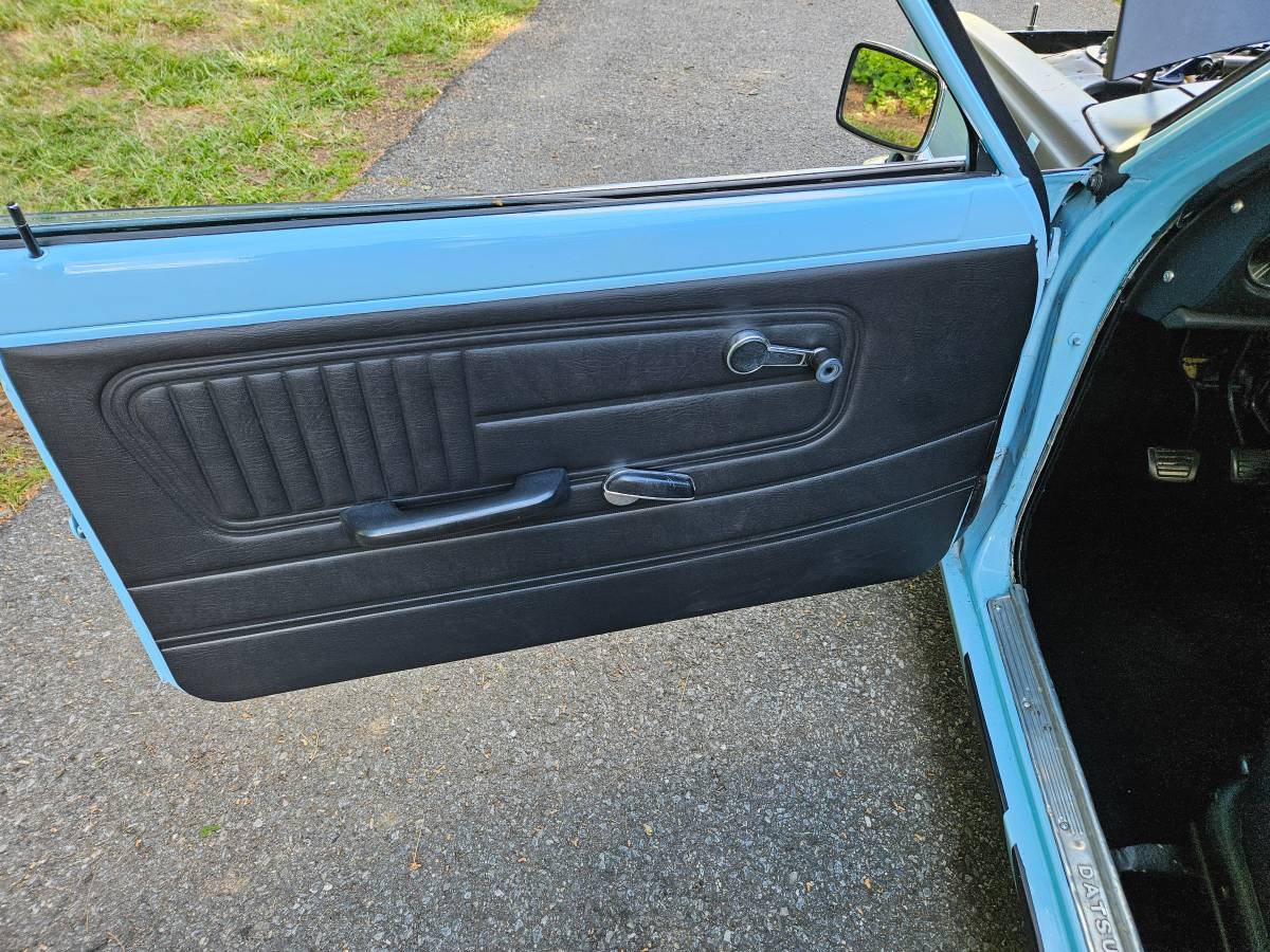 Datsun-510-1971-blue-12