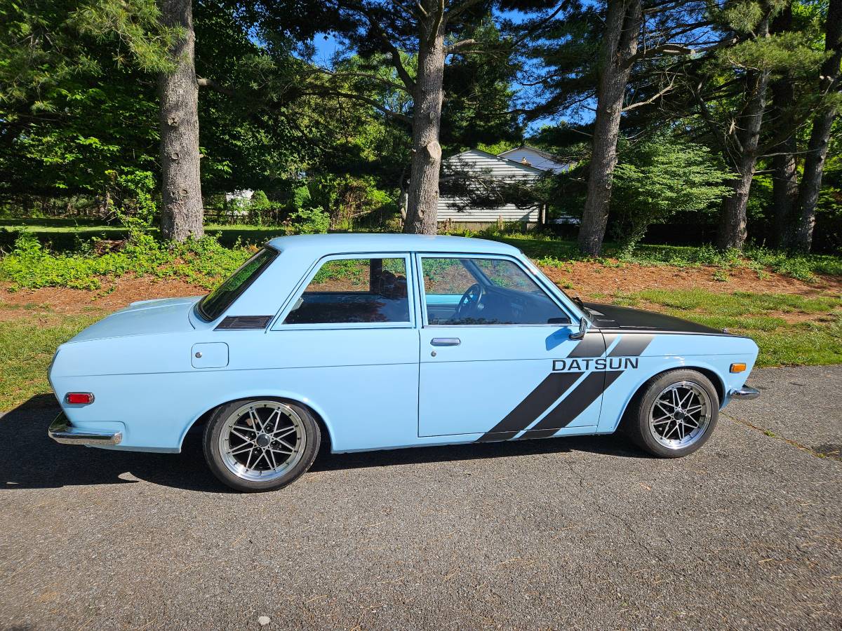 Datsun-510-1971-blue
