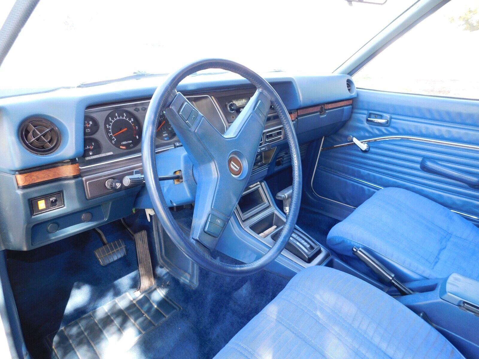 Datsun-510-1980-Hatchback-14