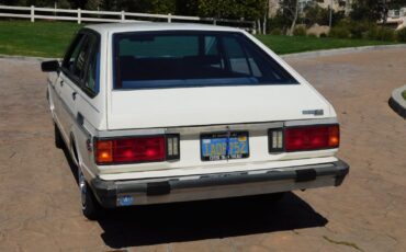 Datsun-510-1980-Hatchback-28