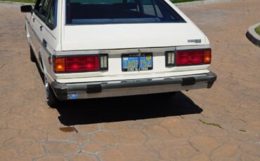 Datsun-510-1980-Hatchback-4