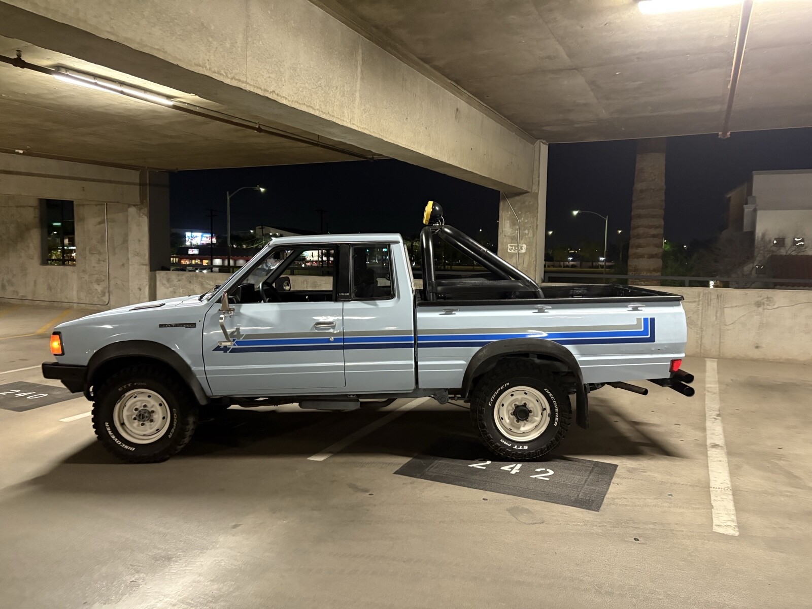 Datsun 720 1982