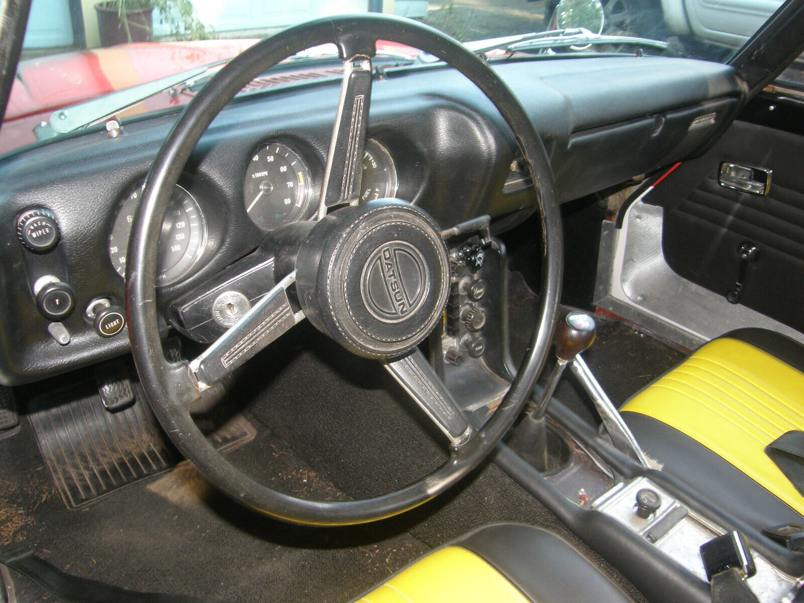 Datsun-Roadster-1969-Coupe-7