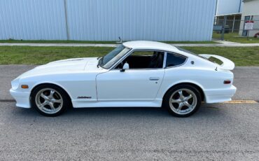 Datsun-Z-Series-1976-coupe-11