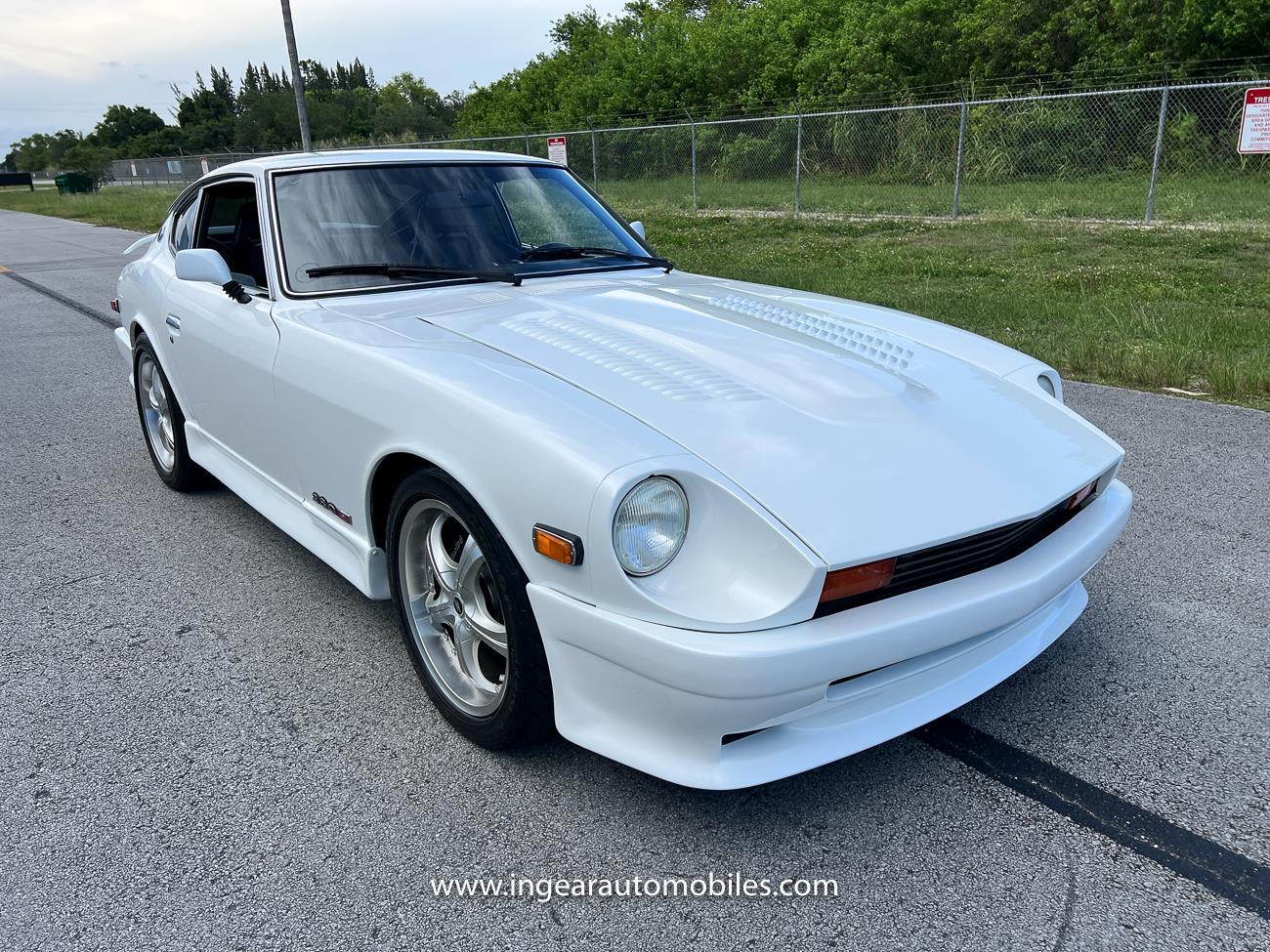 Datsun-Z-Series-1976-coupe-15