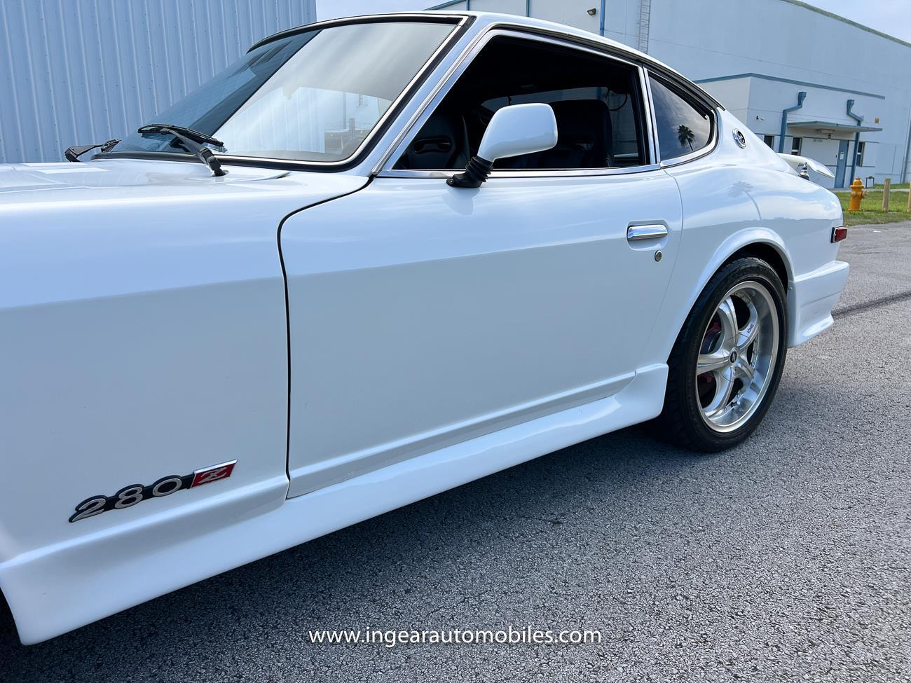 Datsun-Z-Series-1976-coupe-20