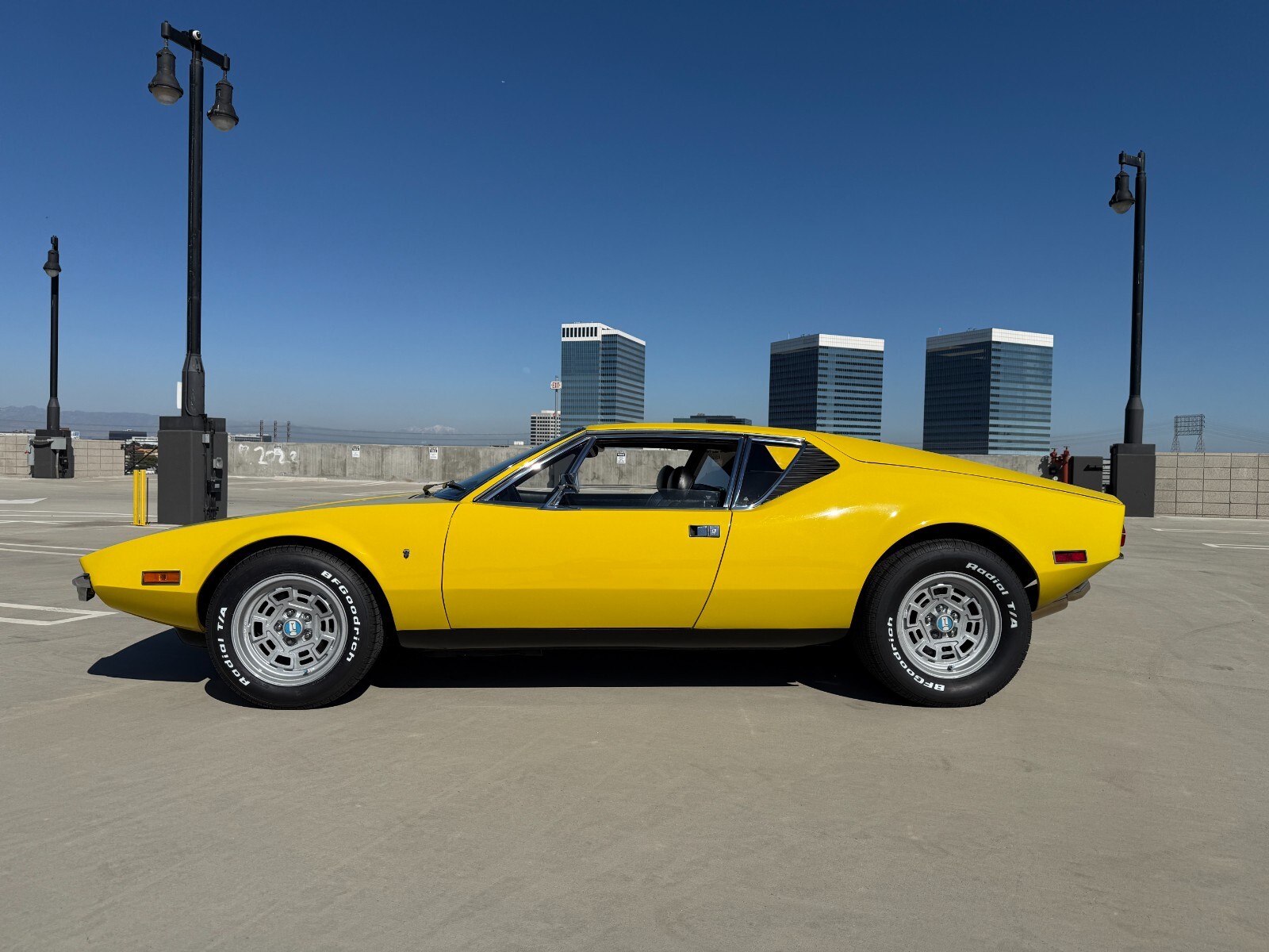 De-Tomaso-Pantera-1971-Coupe-21