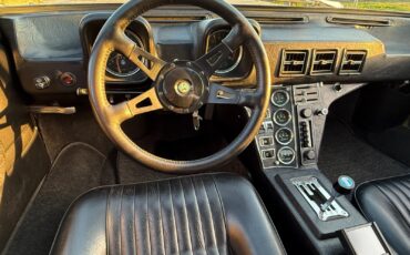 De-Tomaso-Pantera-1971-Coupe-29