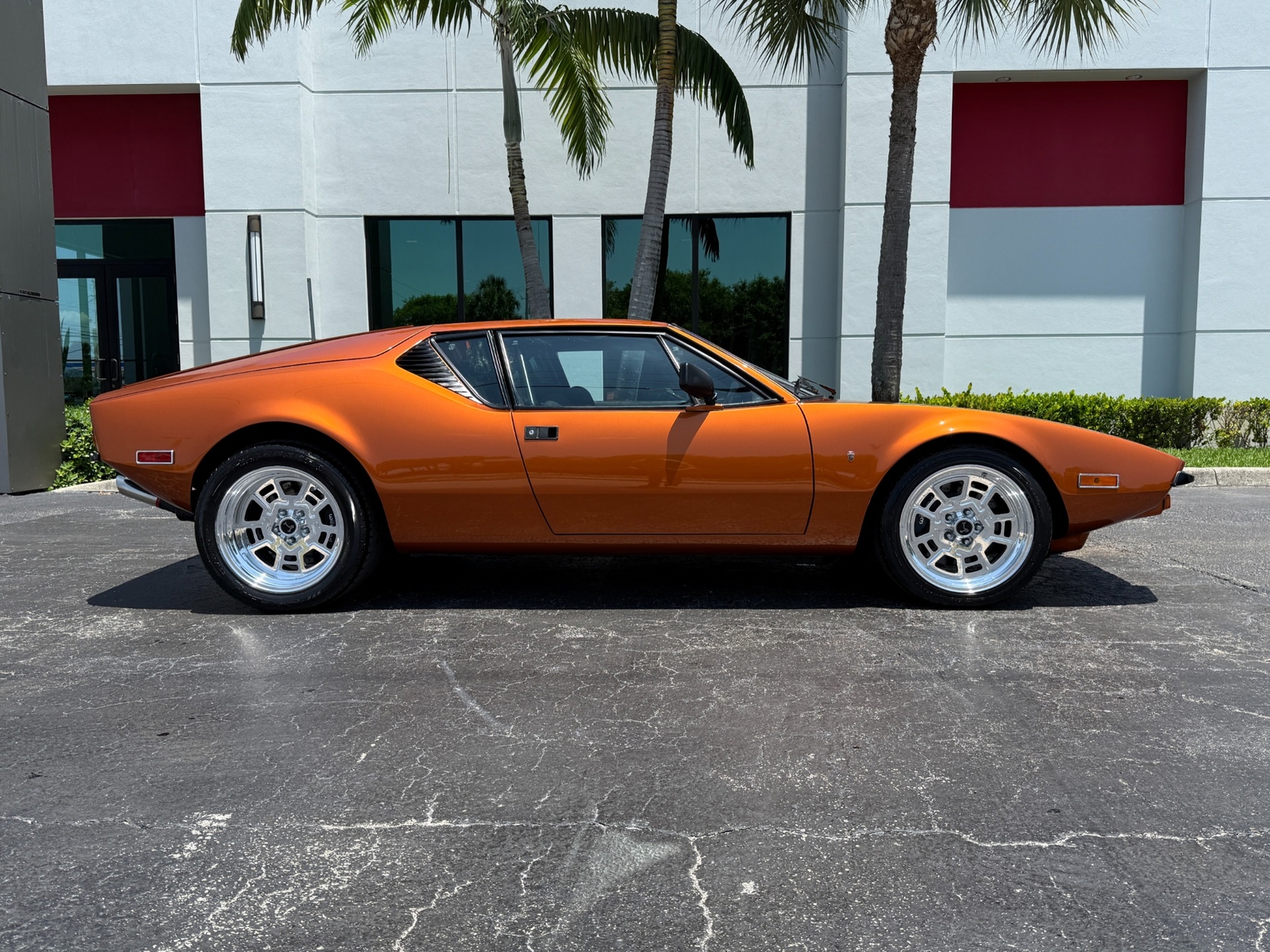 De-Tomaso-Pantera-1974-10