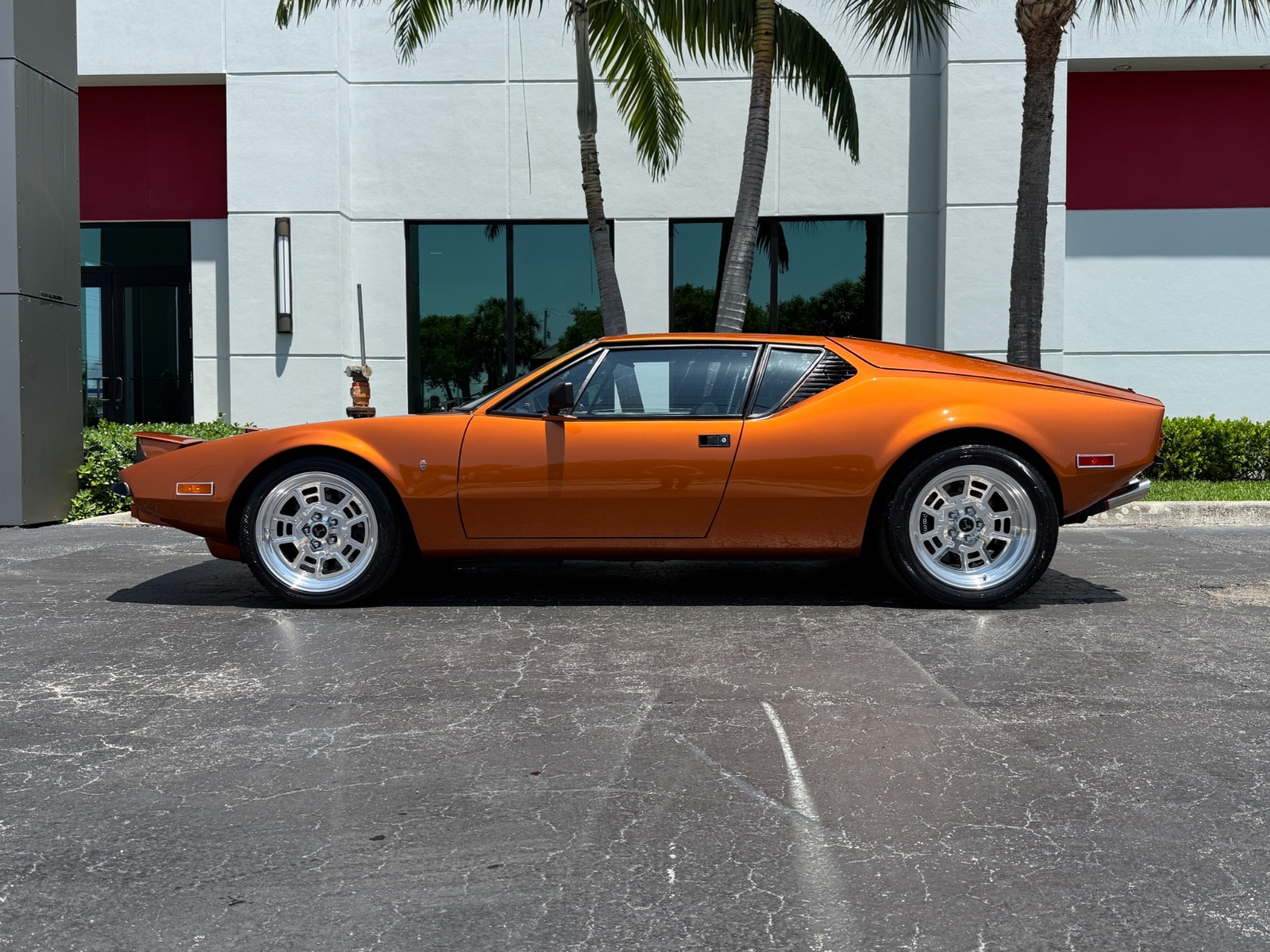 De-Tomaso-Pantera-1974-23