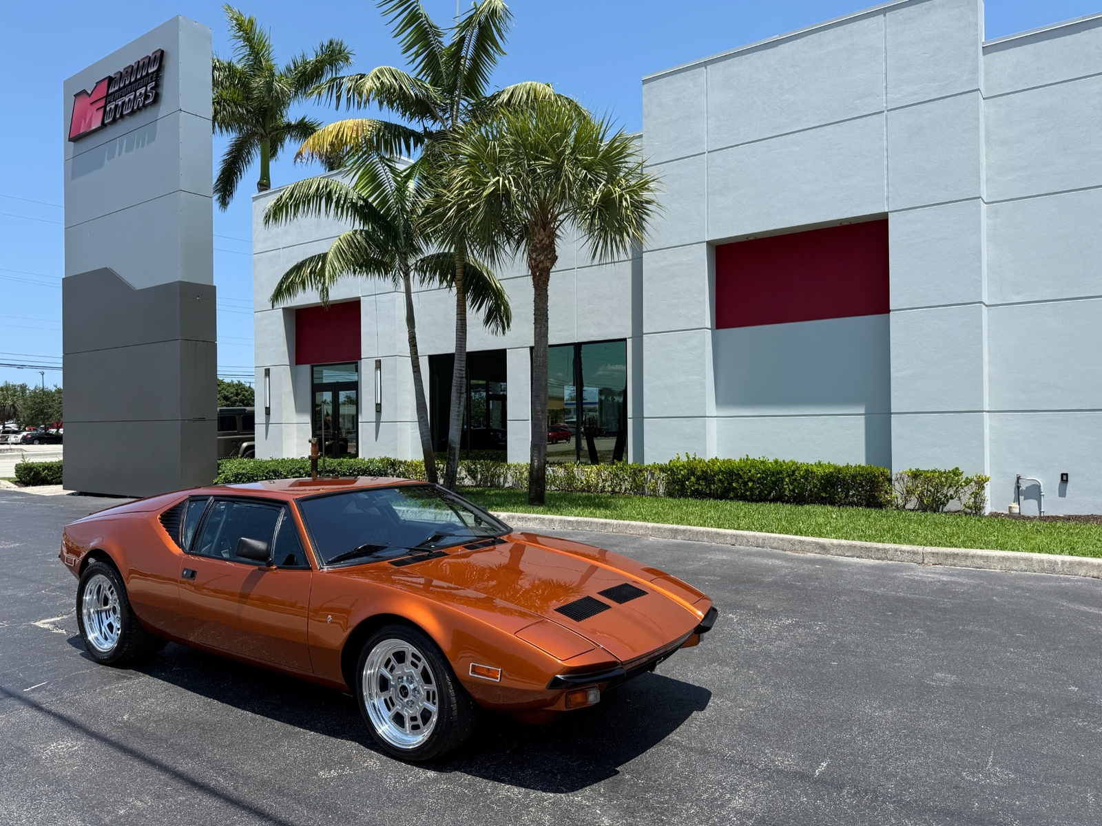 De Tomaso Pantera 1974 --