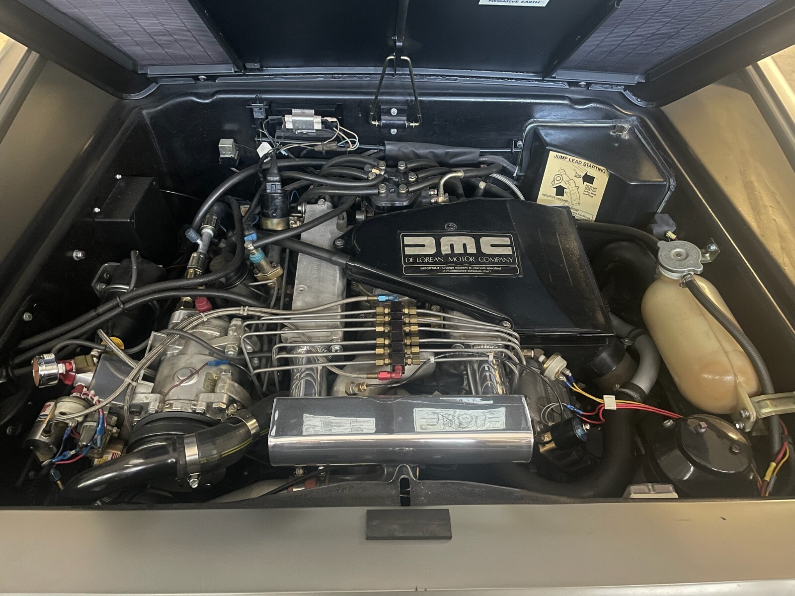 DeLorean-1981-10