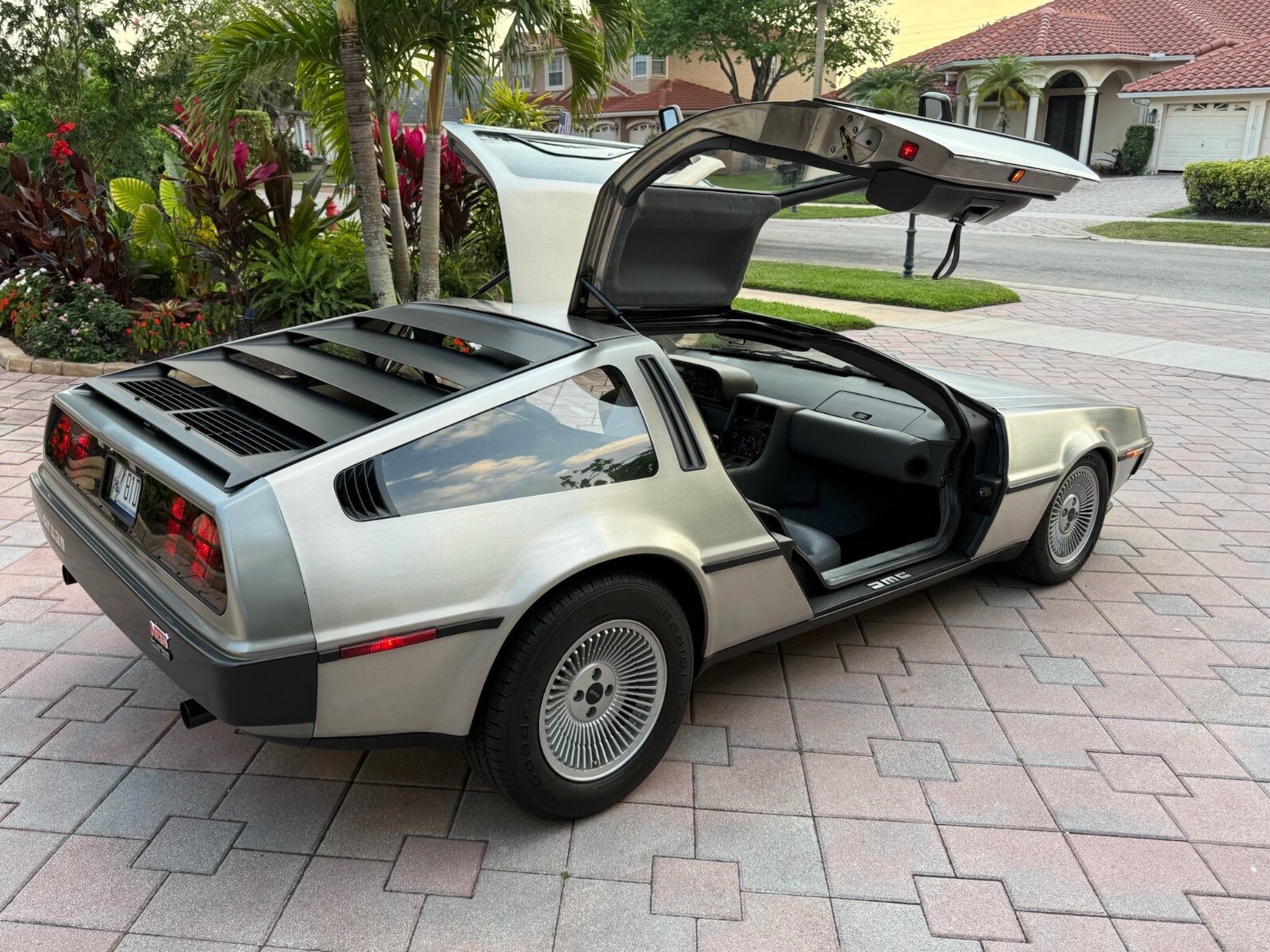 DeLorean-1981-24