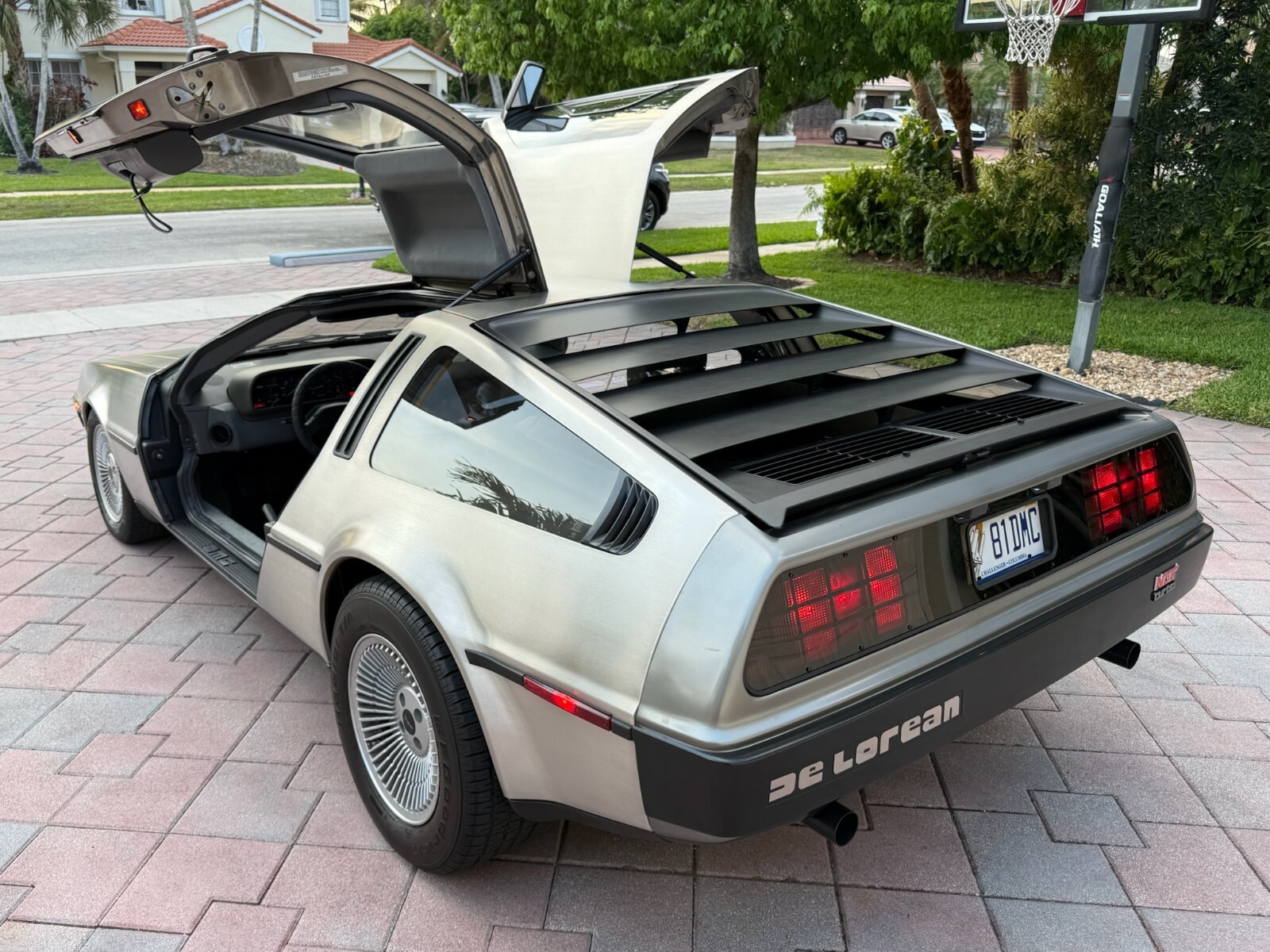 DeLorean-1981-25