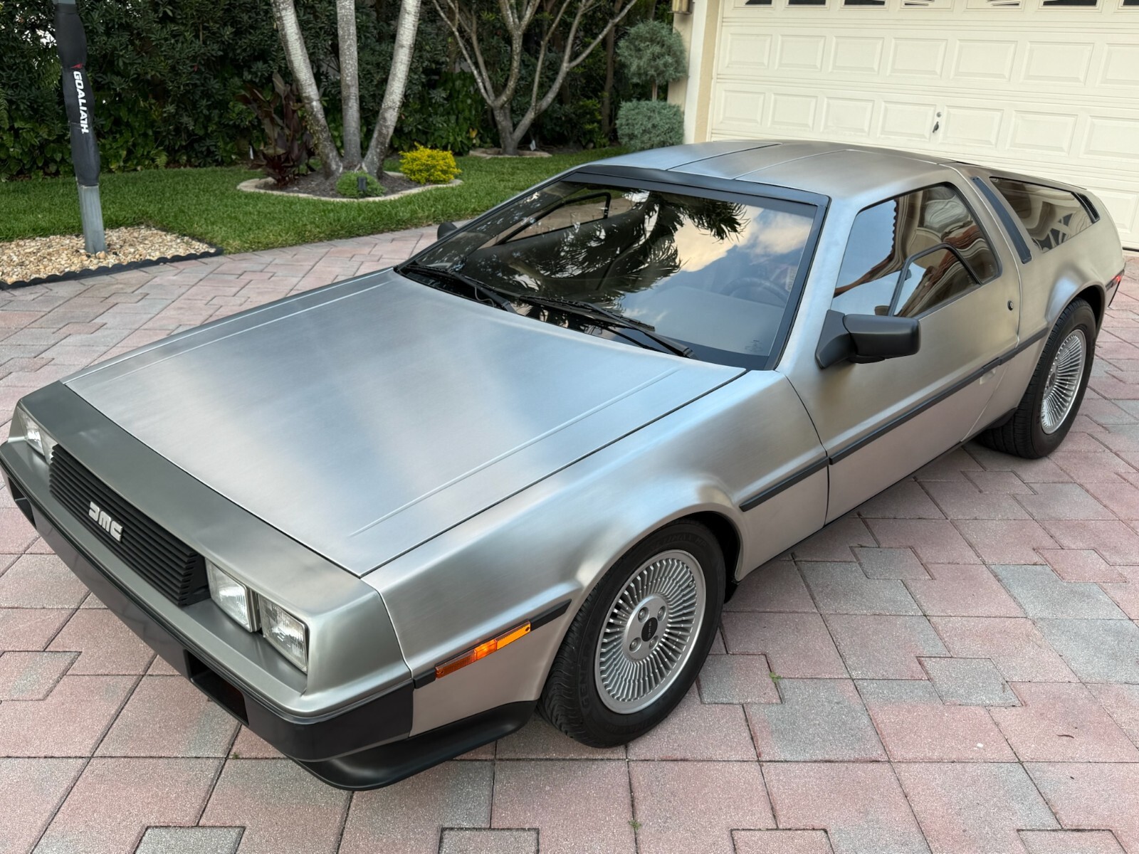 DeLorean-1981-28