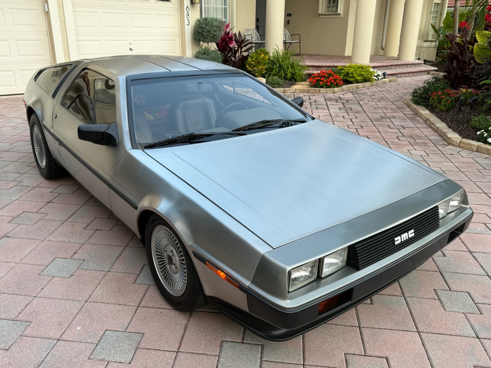 DeLorean-1981-29