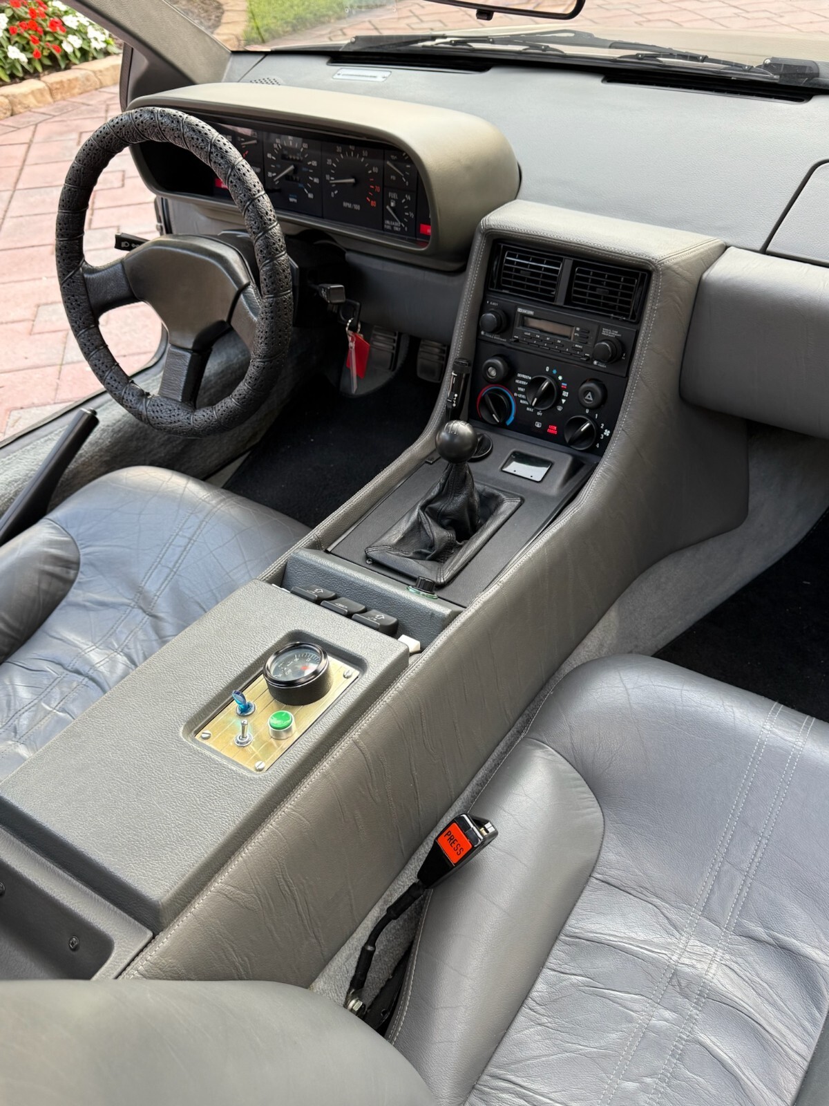 DeLorean-1981-33