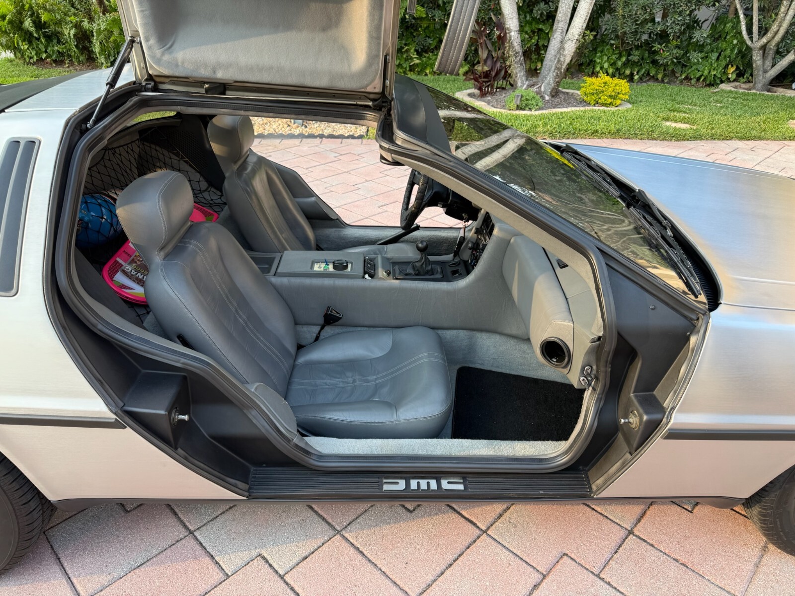 DeLorean-1981-5