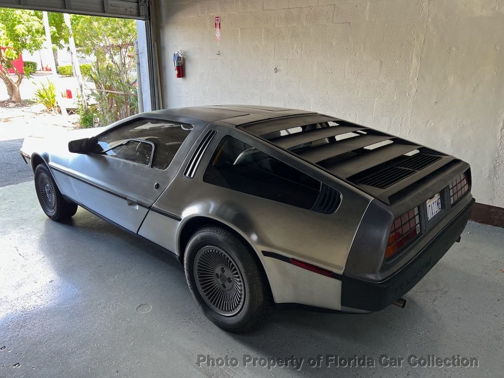 DeLorean-DMC12-1981-Coupe-2