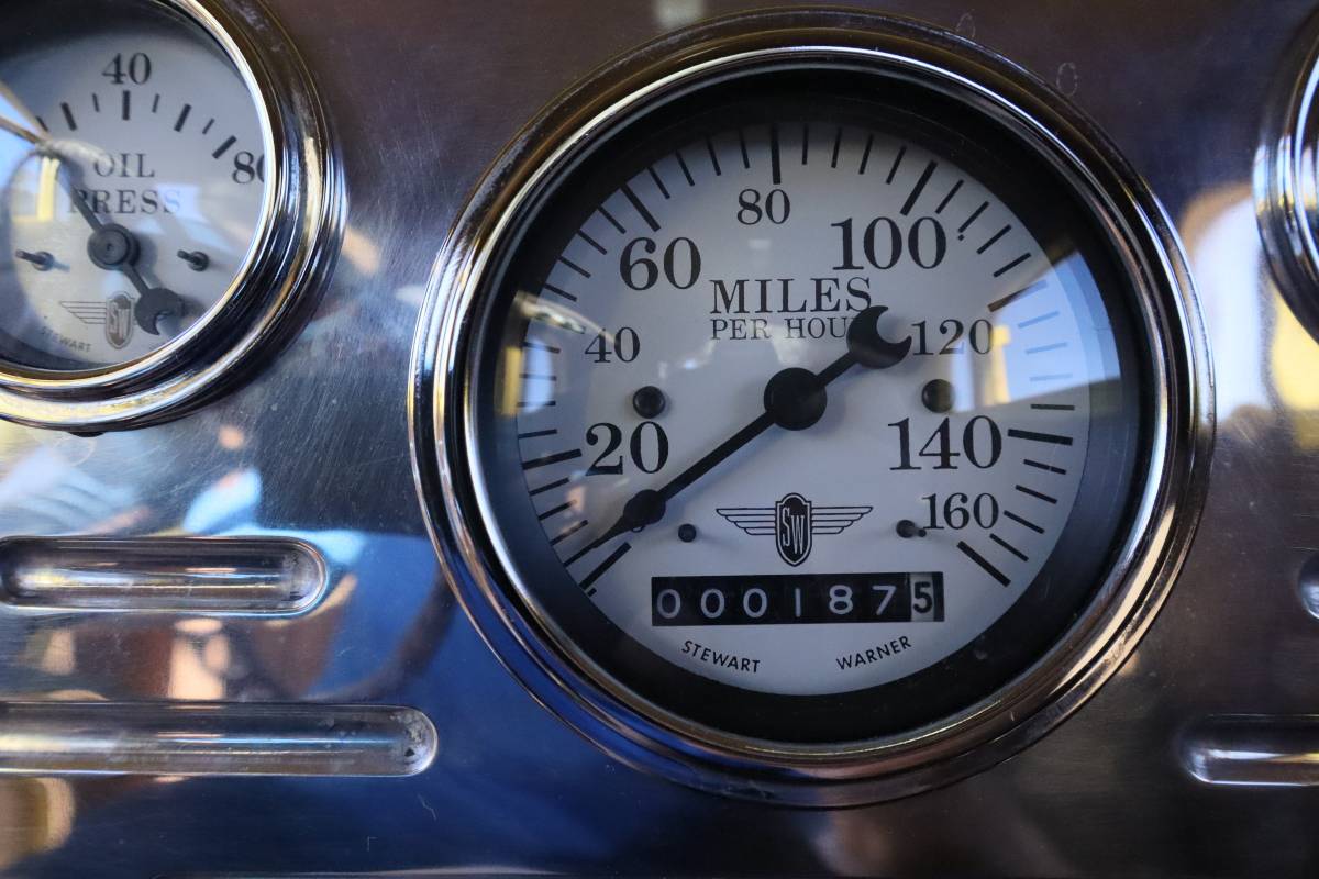 Dodge-1933-yellow-13