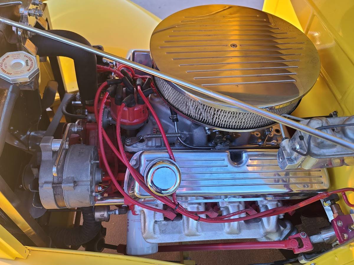 Dodge-1933-yellow-17