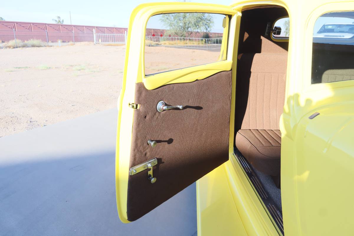 Dodge-1933-yellow-5