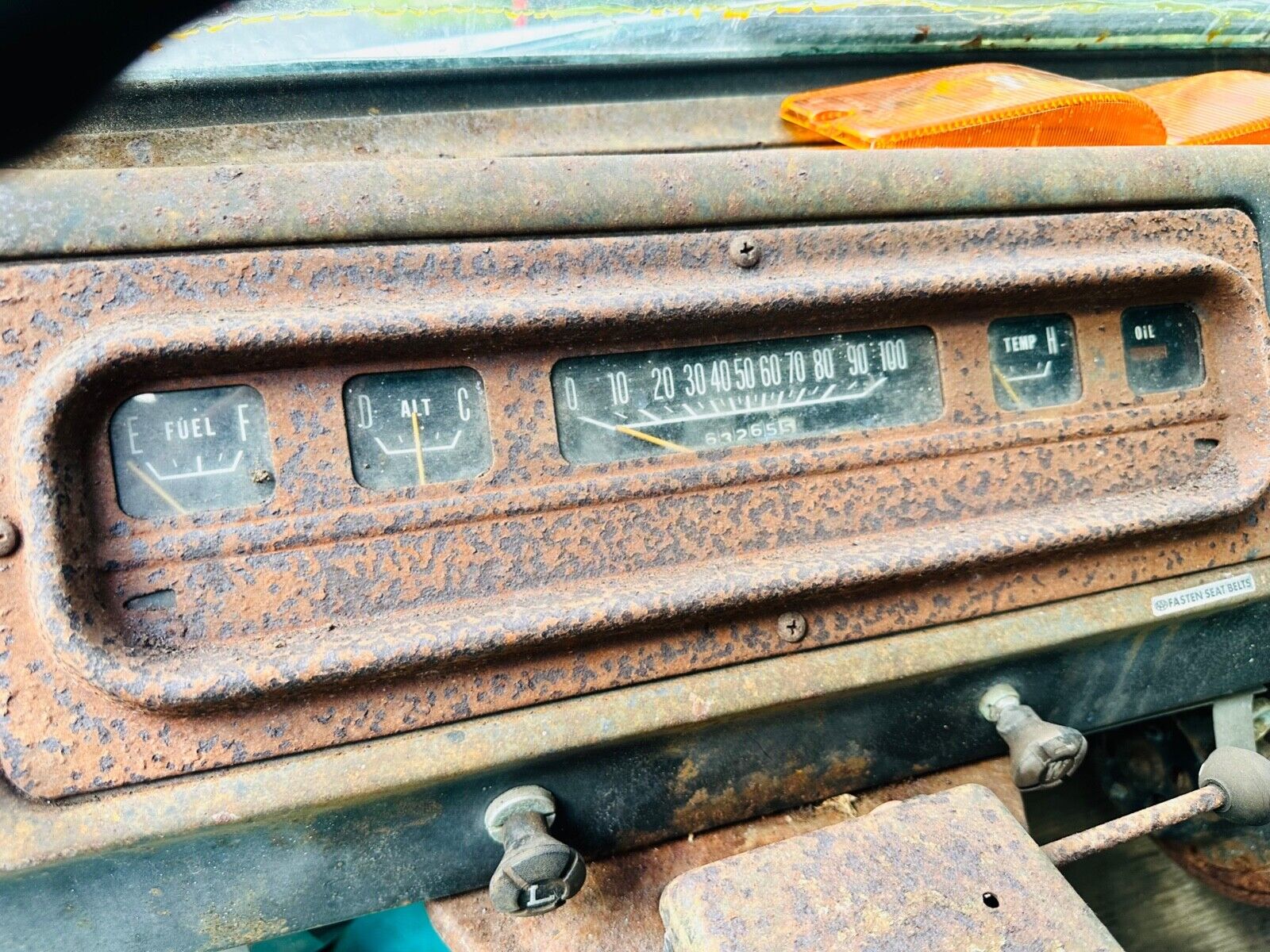 Dodge-A110-1969-Van-Camper-12
