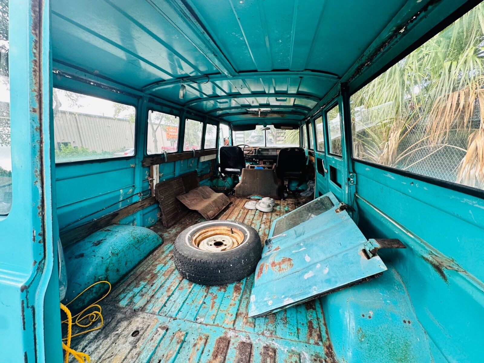 Dodge-A110-1969-Van-Camper-14