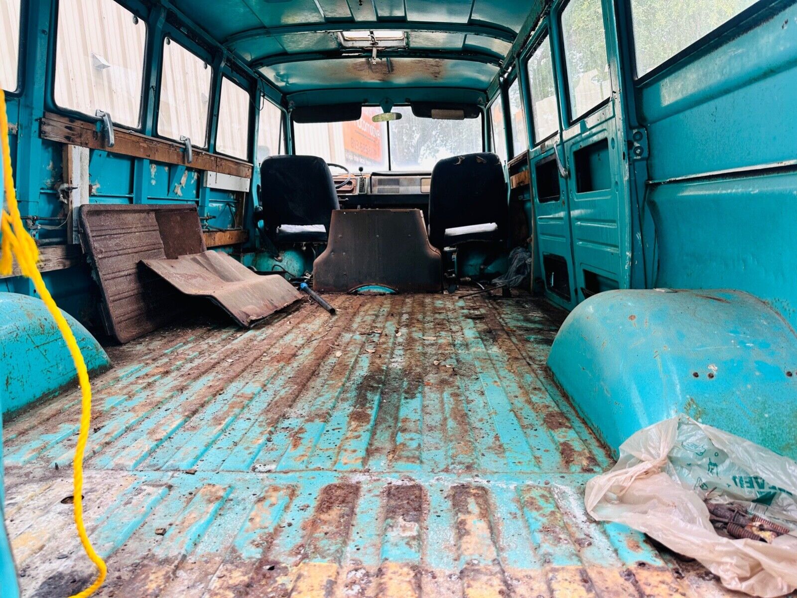 Dodge-A110-1969-Van-Camper-18