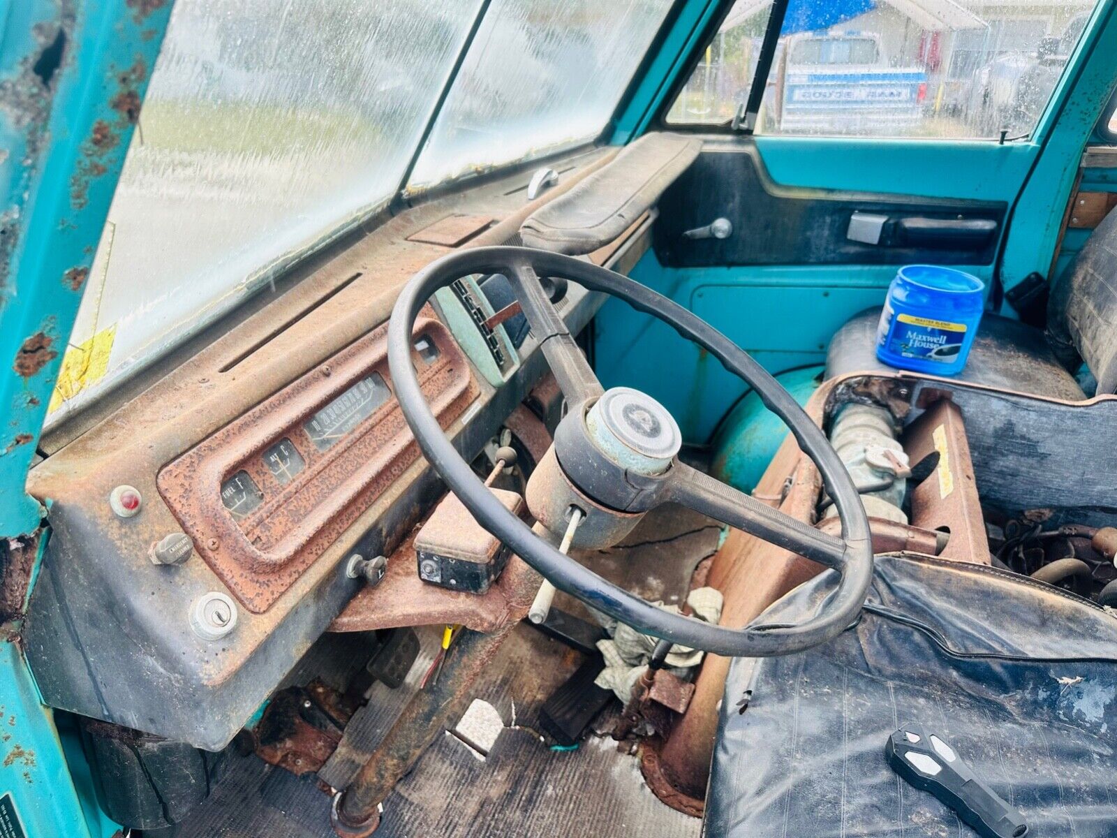 Dodge-A110-1969-Van-Camper-8