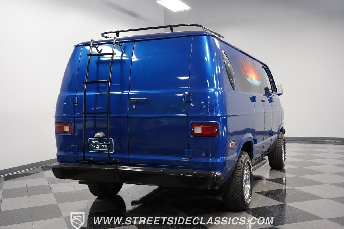 Dodge-B200-1976-Van-11