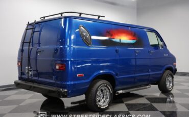 Dodge-B200-1976-Van-12
