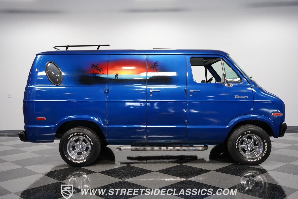 Dodge-B200-1976-Van-14
