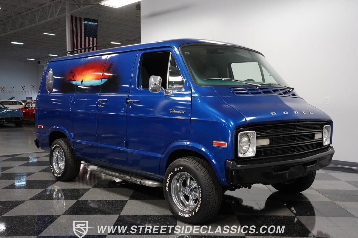 Dodge-B200-1976-Van-16