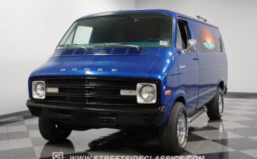 Dodge-B200-1976-Van-18