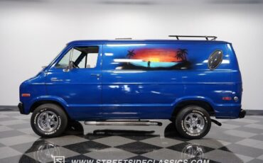 Dodge-B200-1976-Van-2