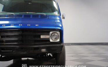 Dodge-B200-1976-Van-20