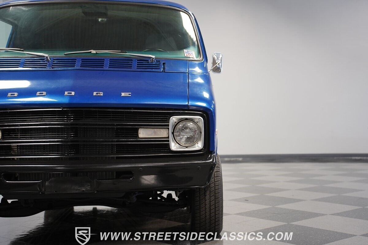 Dodge-B200-1976-Van-20