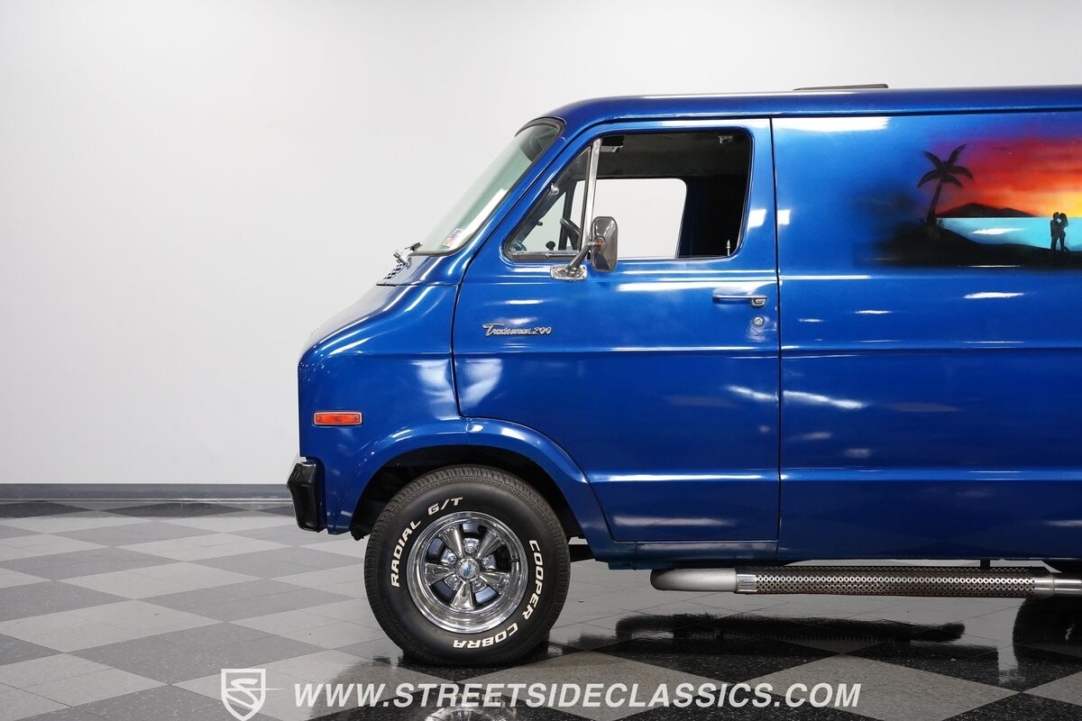 Dodge-B200-1976-Van-23