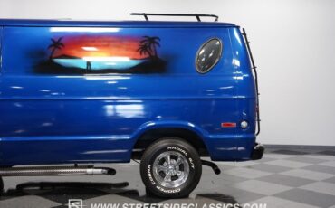 Dodge-B200-1976-Van-24