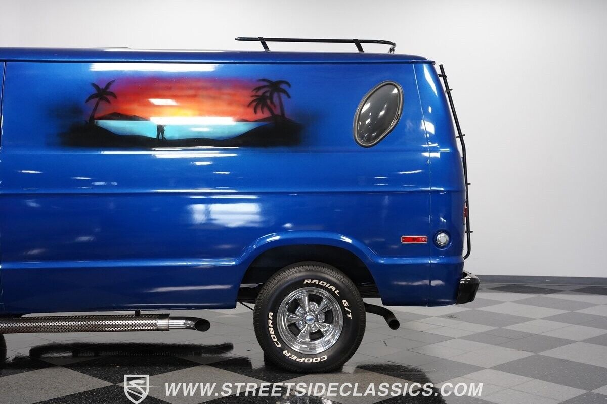 Dodge-B200-1976-Van-24