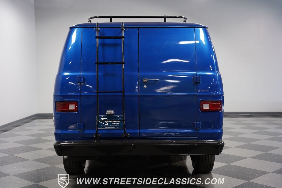 Dodge-B200-1976-Van-25