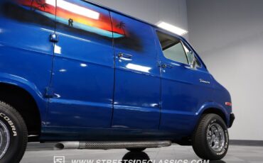 Dodge-B200-1976-Van-28