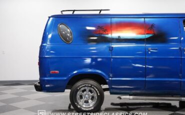 Dodge-B200-1976-Van-29
