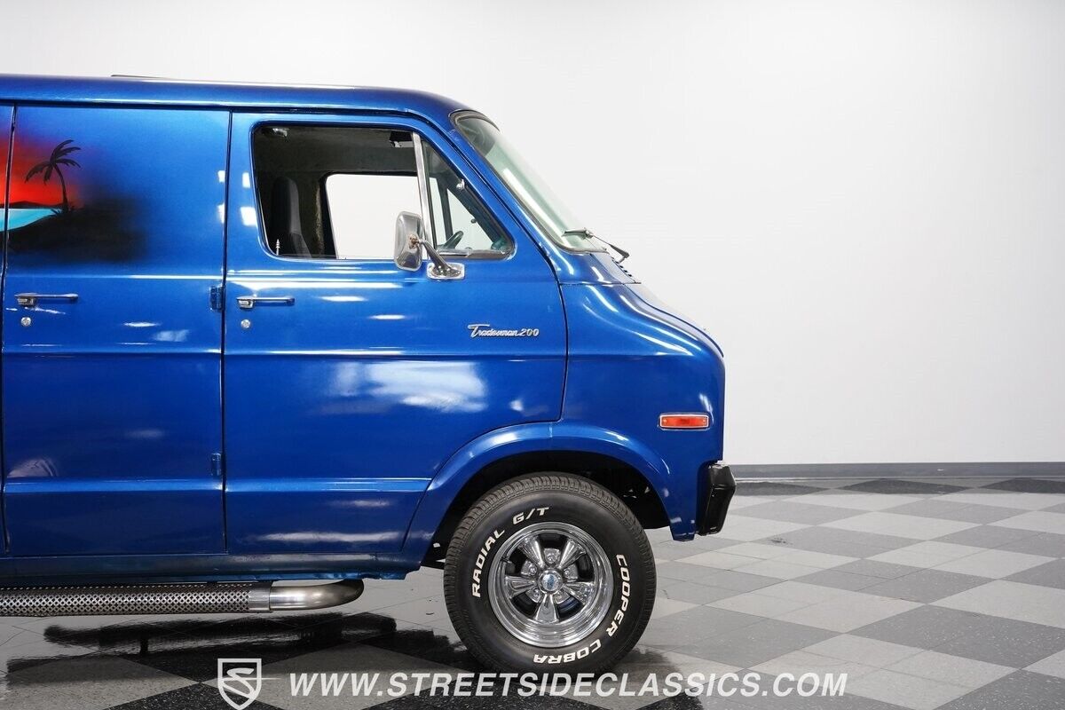 Dodge-B200-1976-Van-30
