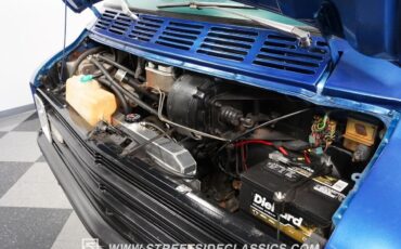 Dodge-B200-1976-Van-32