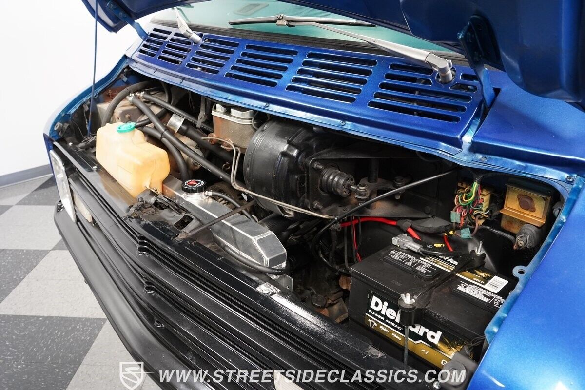 Dodge-B200-1976-Van-32